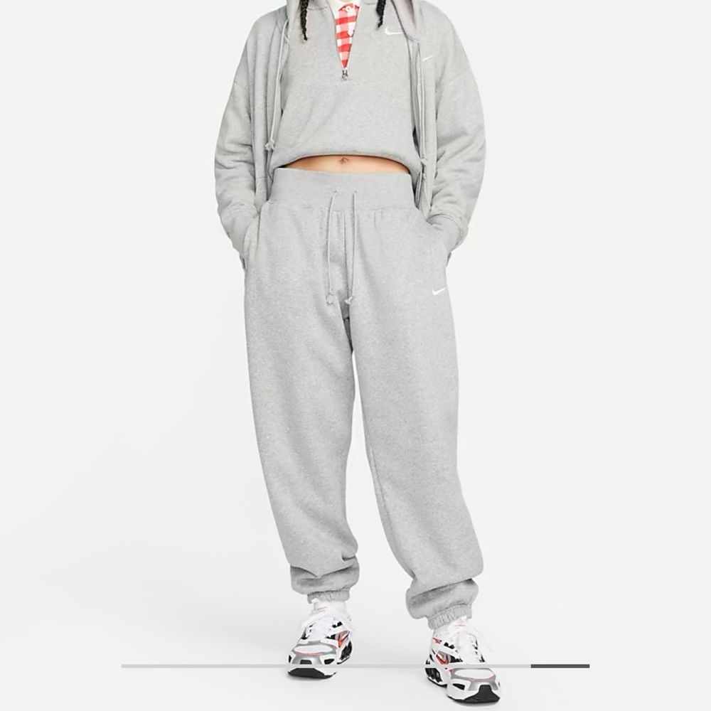 Nike high waisted oversized fleece sweatpants